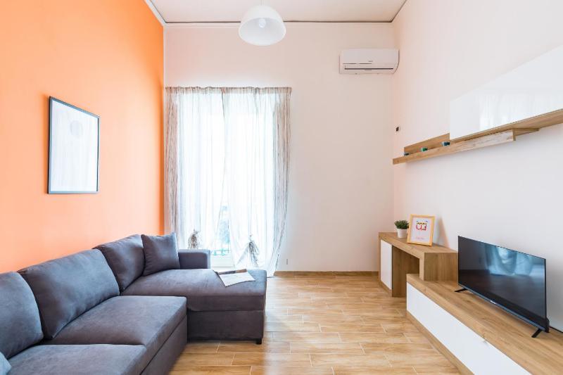 Central Station Family Apartment by Wonderful Italy — отель с удобствами в Неаполе