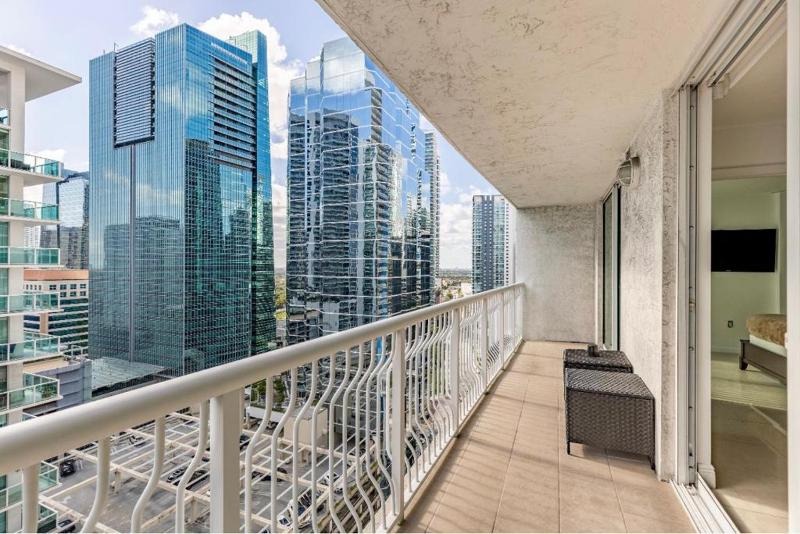 Цены на Two Bedroom Oceanview Apartment in Brickell в Майами