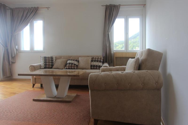 Avon-Elmos Apartment in Becici — забронировать отель в Будва