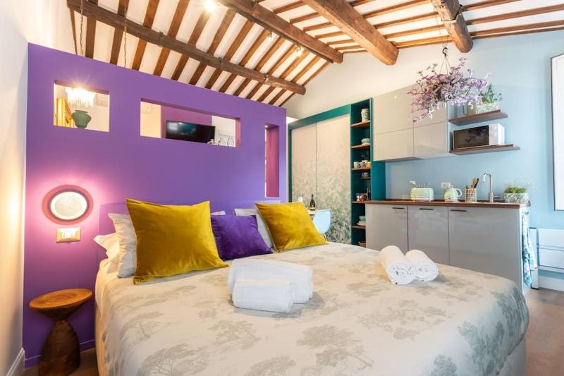 PgrHome Luxury Apartments Colosseo 11 — отель в Риме, Италия
