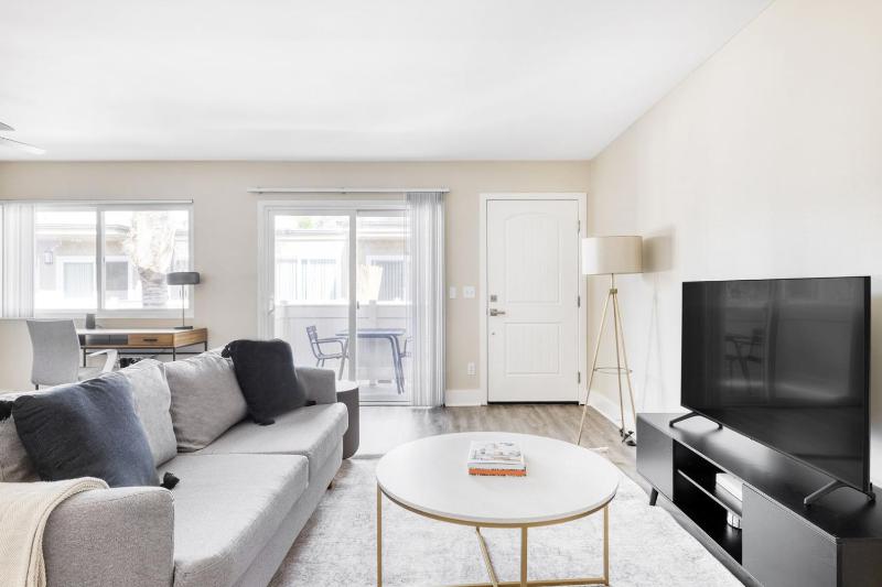 Marina Del Ray 1BR w Gym BBQ 10 mins to beach LAX-691 — отель в Лос-Анджелесе, Соединенные Штаты Америки
