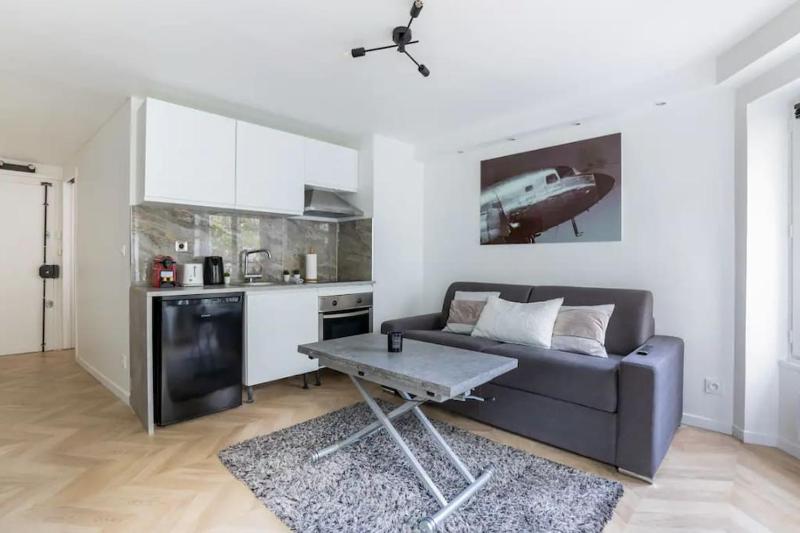 HSH Gauthey-Batignolles Magnifique Appartement 1BR-4P — отель с удобным расположением в Париже