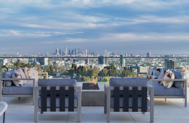 Los Tilos Estate — забронировать отель в Лос-Анджелесе