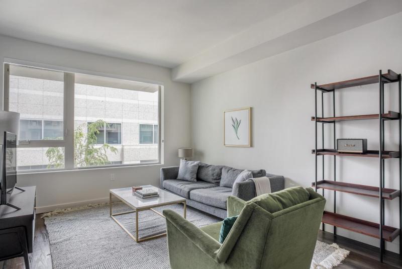West LA 1br w pool gym bbq nr restaurants LAX-1046 — отель в Лос-Анджелесе, Соединенные Штаты Америки