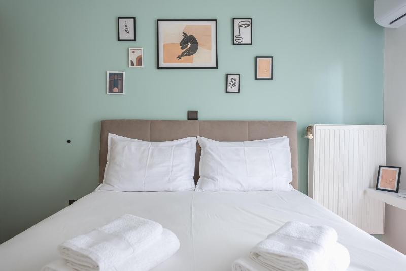 Цены на Confy Living Apartment Metaxourghio Metro Station в Афины