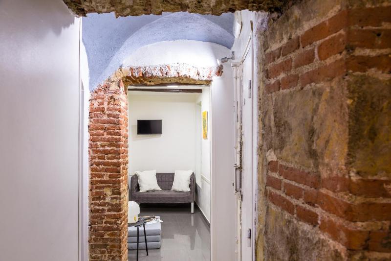 Santa Sofia's Flat at the Historical Center by Wonderful Italy — забронировать отель в Неаполе