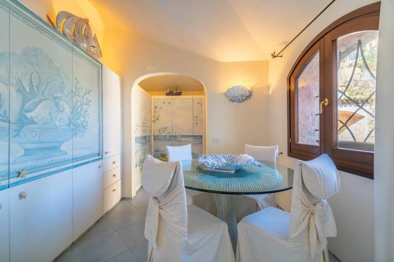 Villa Ilda a Cannigione - Elegante con terrazza sul mare