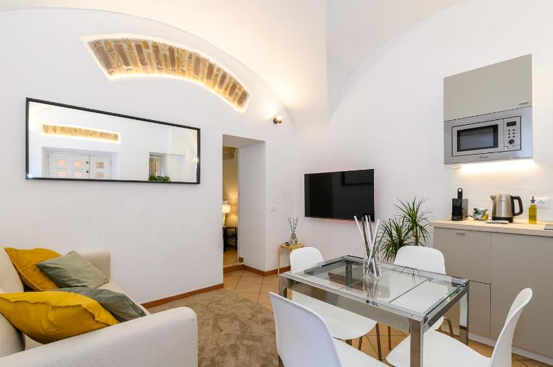 Cozy & Central with Private Entrance by NDP rent — отзывы гостей и цены