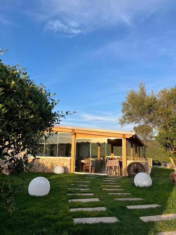 Lu Stabbiacciu ad Aglientu - Incantevole Agriturismo Sardo