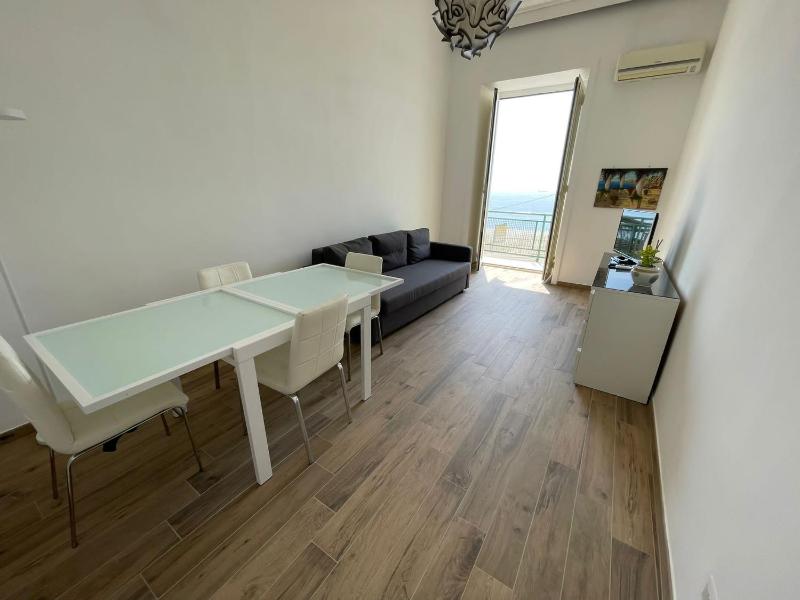 Цены на Posillipo 336 в Неаполе