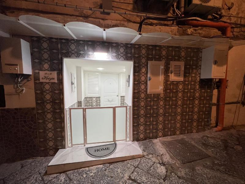 KRIZIA HOME — отель с удобствами в Неаполе