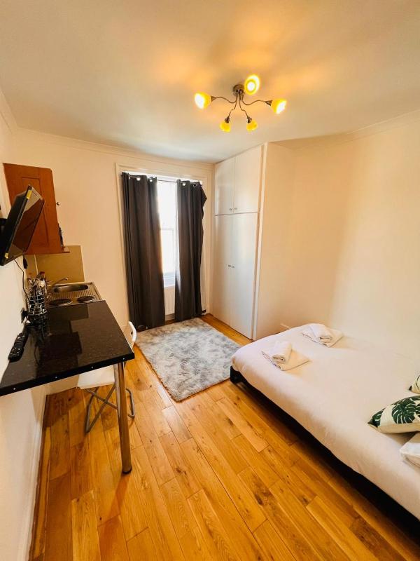F16-Bright 3rd Flr Studio for 2 Near Paddington — забронировать отель в Лондоне