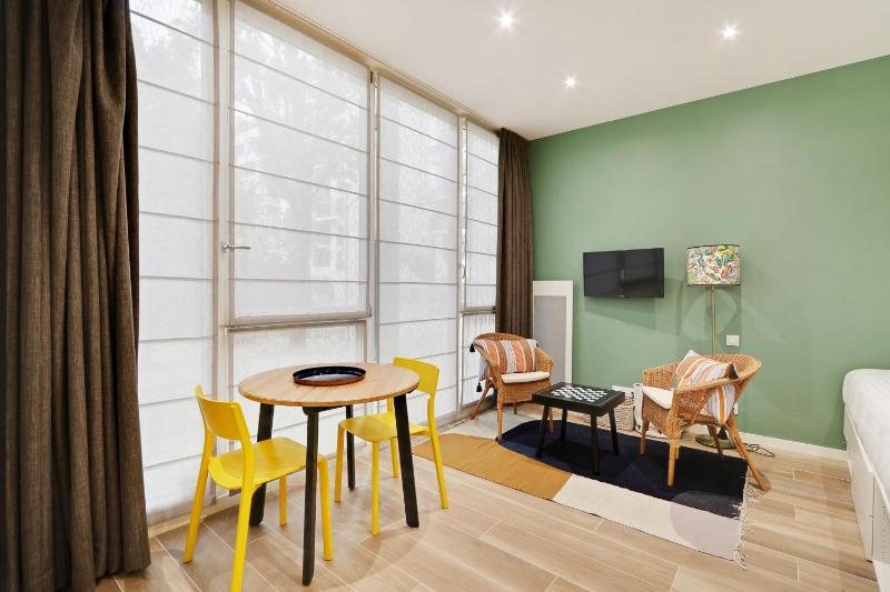 Цены на Pick A Flat's Apartment near Eiffel Tower - Allee Marguerite Yourcenar в Париже