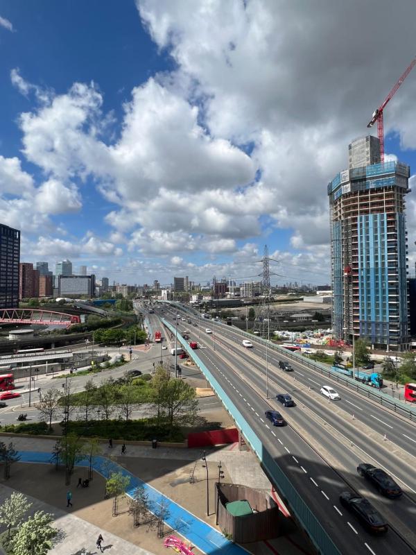 Цены на London City Two Bedroom Apartment в Лондоне