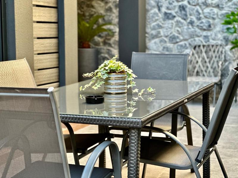 Цены на T&T Luxury Apartments - Rooftop Jacuzzi в Афины