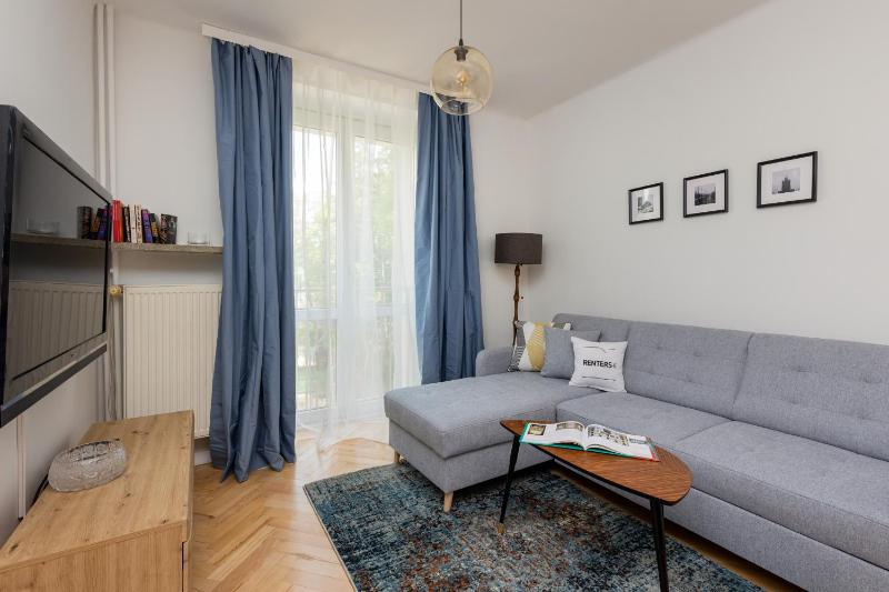 Tasteful Apartment in Warsaw City Center by Renters — отель с удобным расположением в Варшаве