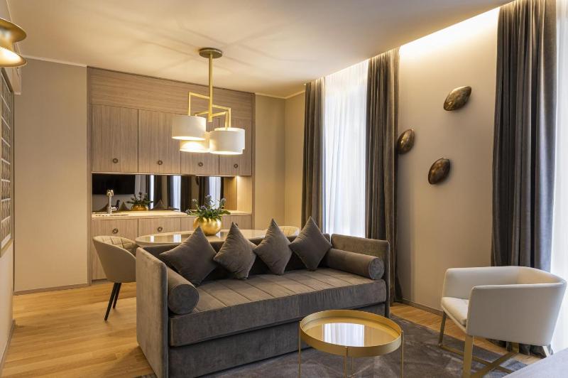 Starhotels Duomo Grand Apartment - 2 Bedrooms — комфортный отель в Милане