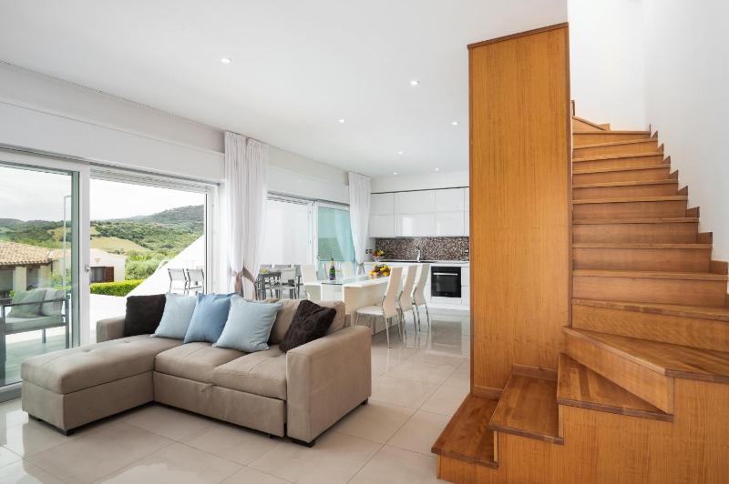 Villa Square a Budoni - Lussuosa Villa con Piscina