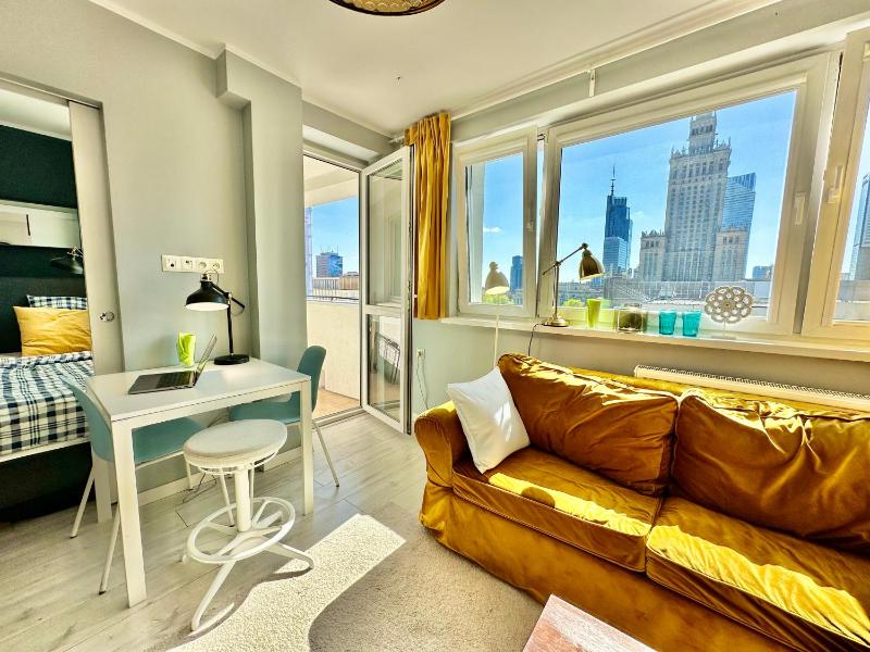 GOLD 2 King Size Bed, metro x2 free WiFi, 50'TV Netflix, HBO, AppleTV+ — отель с удобным расположением в Варшаве