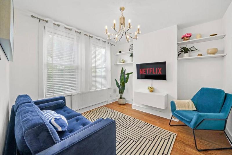 Цены на Bright 2 Bed Perfect Central Hub в Лондоне