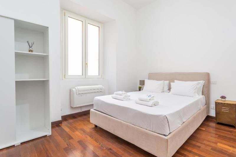 Trastevere San Calisto 3 BDR Apartment — отель в Риме, Италия