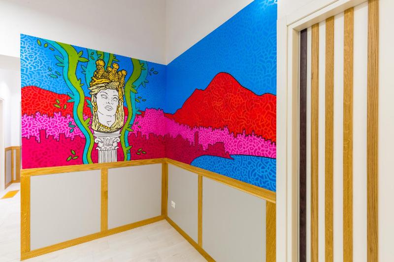 Napoli Street Art Rooms by Wonderful Italy — отель с удобным расположением в Неаполе