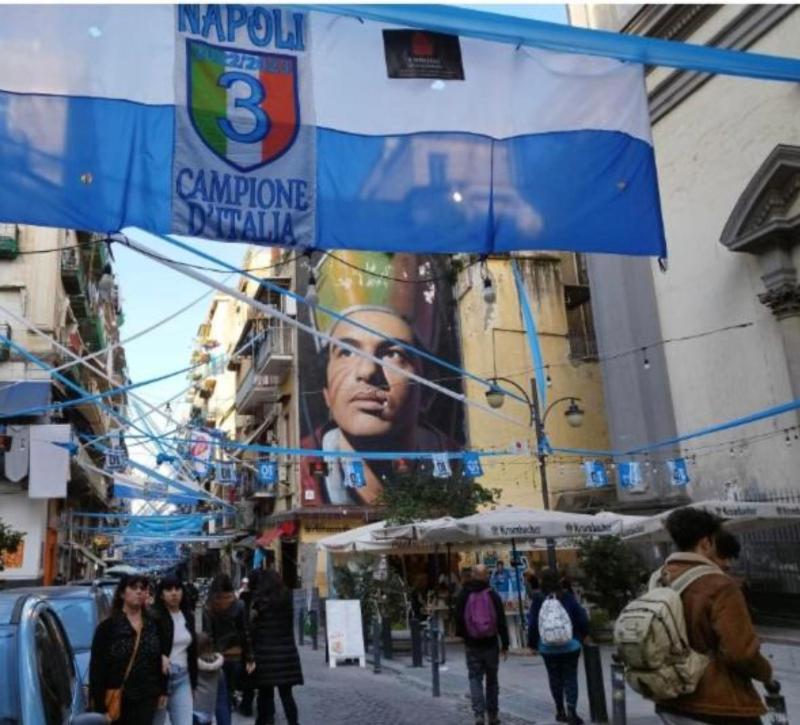 Napoli cento storico2 — комфортный отель в Неаполе