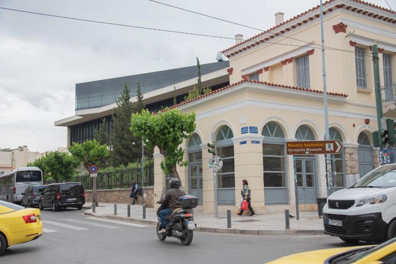 Harmony apartment next to the Acropolis museum — отель в Афины, Греция