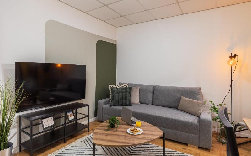 Цены на Downtown by the beach apartment в Тель-Авиве