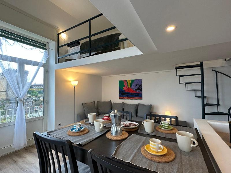 La Dimora al Castello Central Flat Naples - My Place — отель с удобным расположением в Неаполе