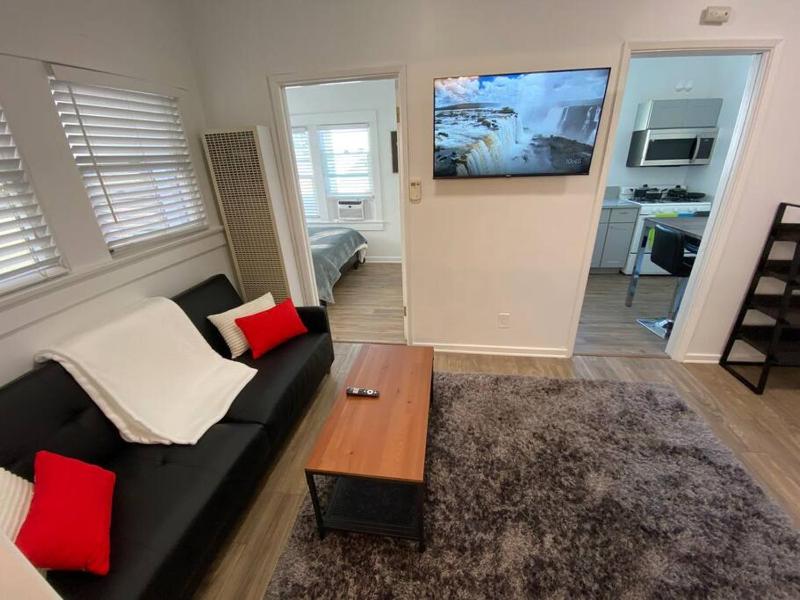 West Hollywood 1 Bedroom Getaway Suite — отель в Лос-Анджелесе, Соединенные Штаты Америки