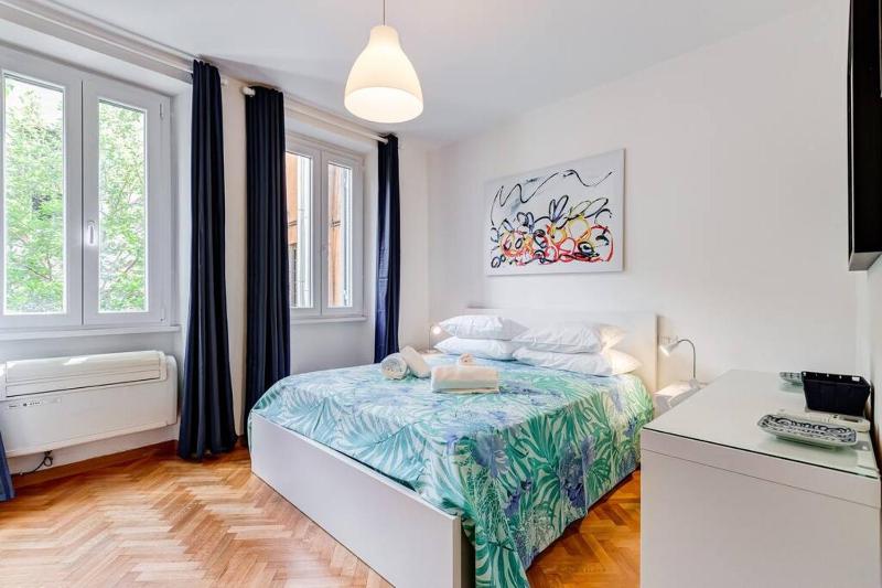 Luminous Apartment few steps from Piazza Navona — отель с удобствами в Риме