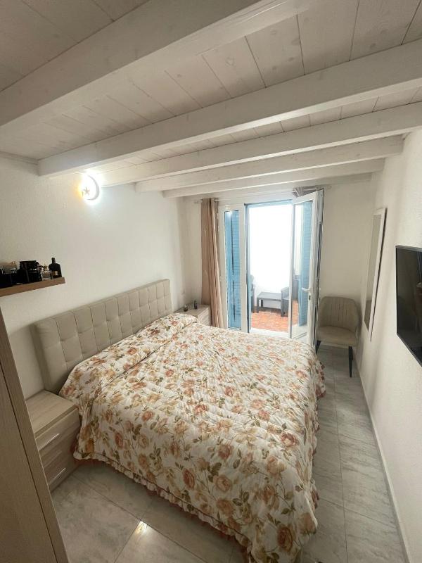 La Perla del Mare 2 a La Caletta - Incantevole B&B nel centro