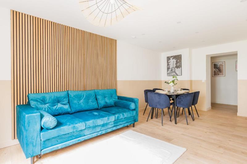 Цены на Super Appartement 6P3BR - Bourse - Grands Boulevards - 1D в Париже