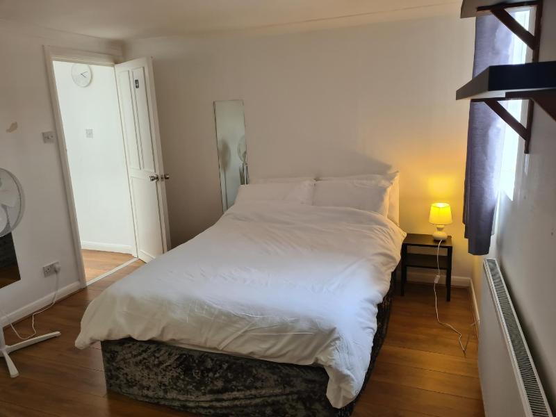 Lovely Property — отель с удобным расположением в Лондоне