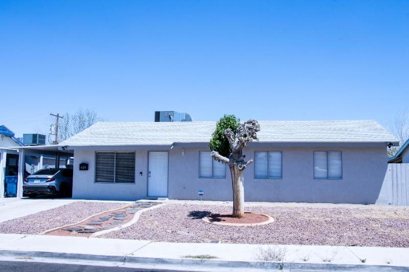 House in Las Vegas — отель с удобным расположением в Лас Вегасе