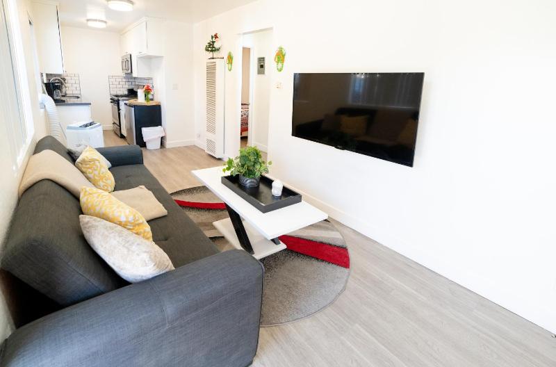 Cozy Koreatown/Hollywood 2 Bedroom — комфортный отель в Лос-Анджелесе