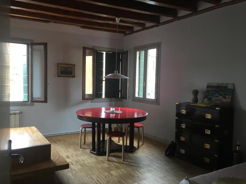 Due Delfini Apartment — отель в Венеции, Италия