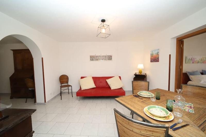 Цены на Colonna House Casa tra la Zisa e la Cattedrale в Палермо