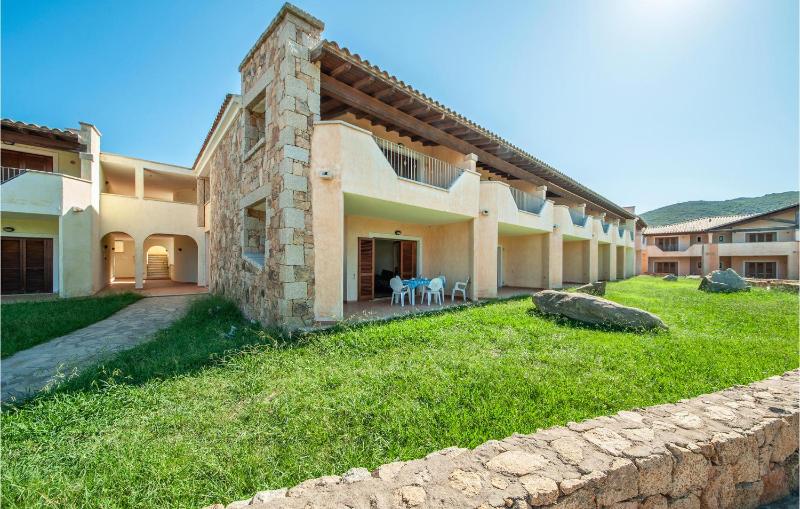 Trilo 6 giardino a Golfo Aranci - Confortevole trilocale