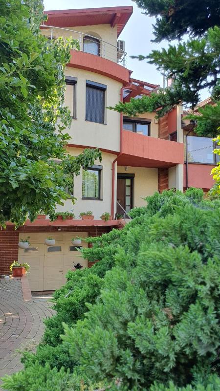 Johanna House — забронировать отель в Бухаресте