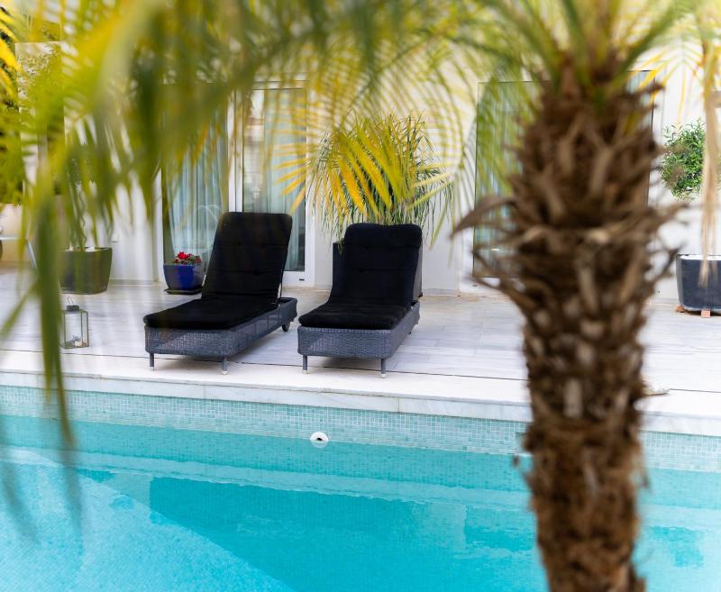 Serena calm pool house — отель с удобствами в Афины