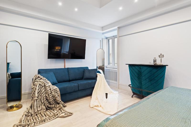 CIRCLE PIAZZA DI SPAGNA 60 SUITES COLLECTION — отель с удобным расположением в Риме