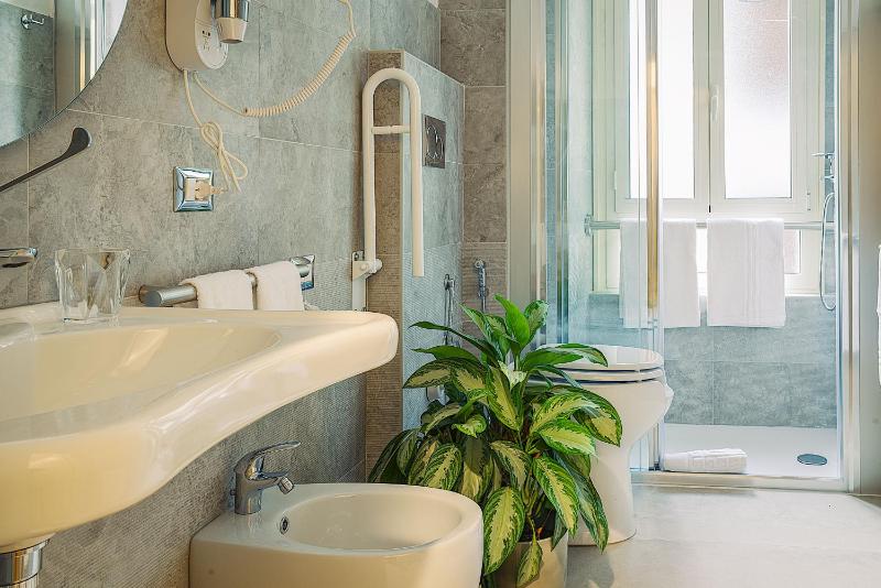 Waterfront Suites a Cagliari - Elegante affittacamere vista porto