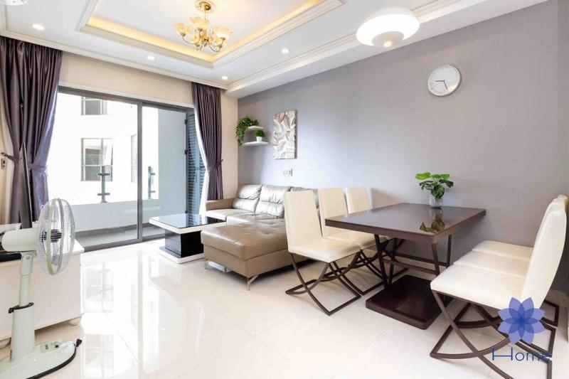 Apartment for rent near airport. w/Free Gym & Pool — забронировать отель в Хошимине