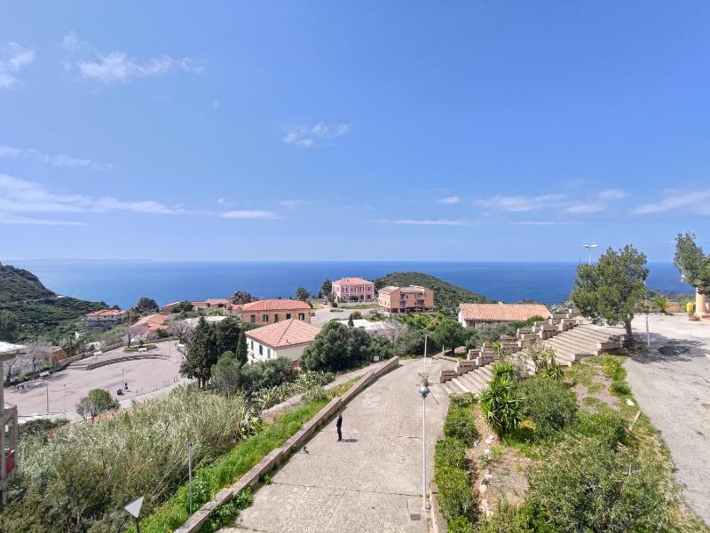 Splendida Vista sul Mare a Nebida - Panoramico Appartamento