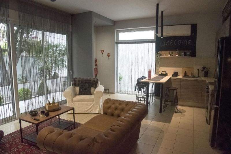 Friends Luxury Apartment In Marousi — забронировать отель в Афины