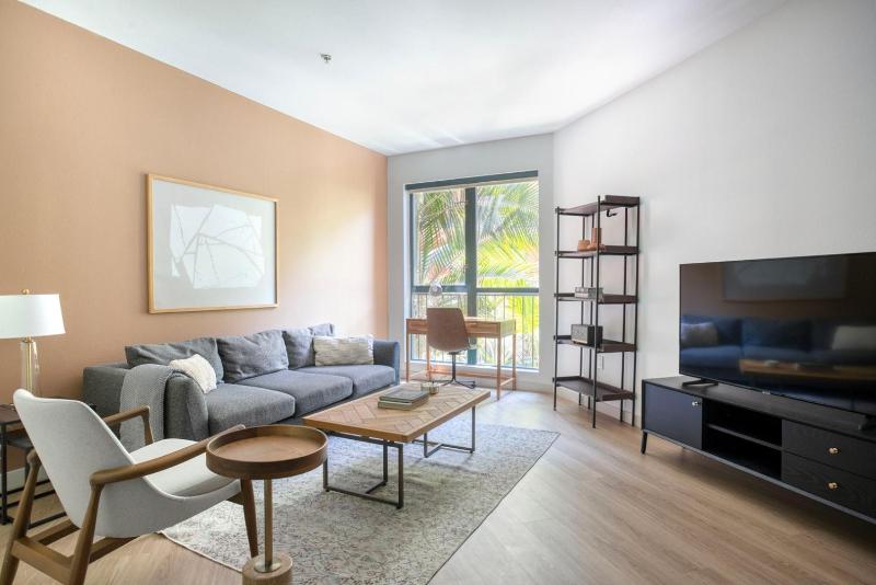 Hollywood 1BR w gym pool wd near Metro LAX-1054 — отзывы гостей и цены