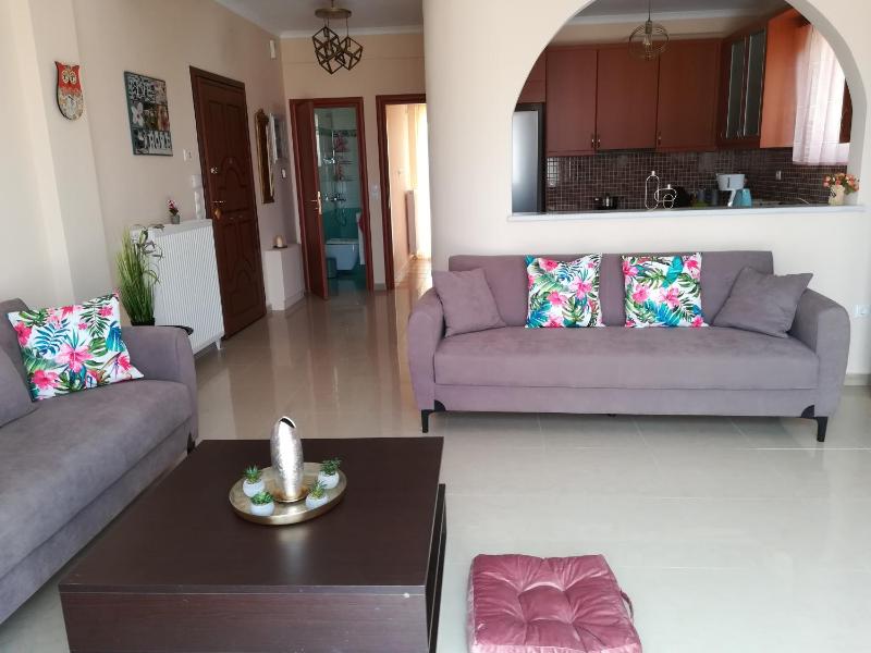 GLYFADA APARTMENT "Aelia" — забронировать отель в Афины