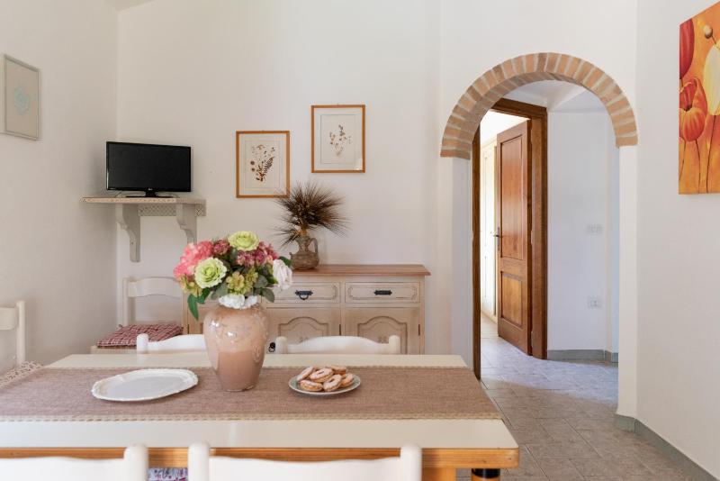 Casa Barone a Orosei - Affascinante Alloggio con Giardino